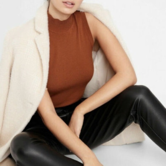 Banana Republic Petite High Rise Tapered Vegan Leather Pant - 0P - Picture 2 of 8